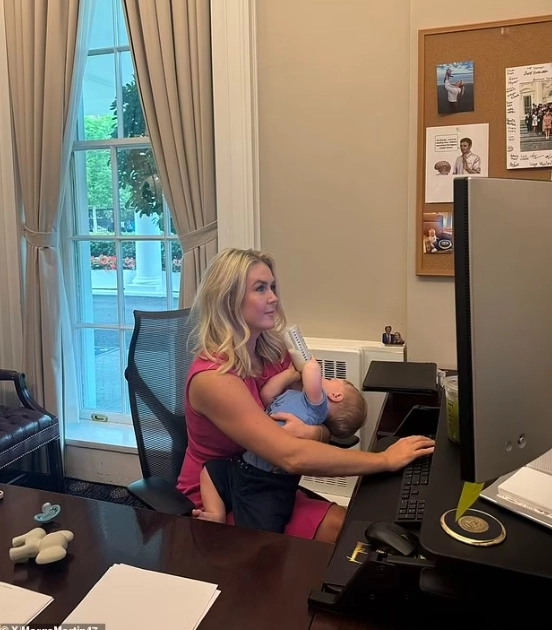 Левитт вернулась на работу через три дня после родов из-за покушения на Трампа. 