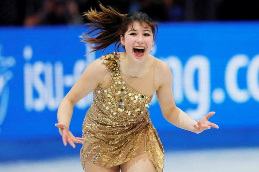 Лю — первая американская фигуристка, исполнившая четверной прыжок (лутц) на соревнованиях под эгидой Международного союза конькобежцев.