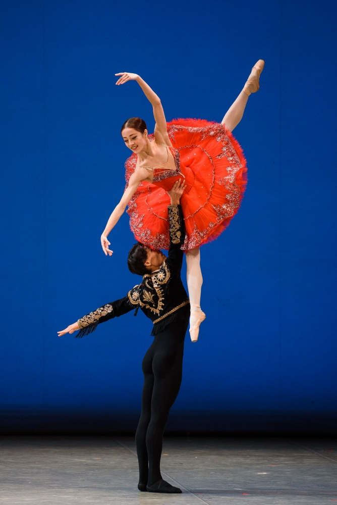 Лири Вакабаяси и Кубаныч Шамакеев. Па-де-де Китри и Базиля из балета «Дон Кихот».