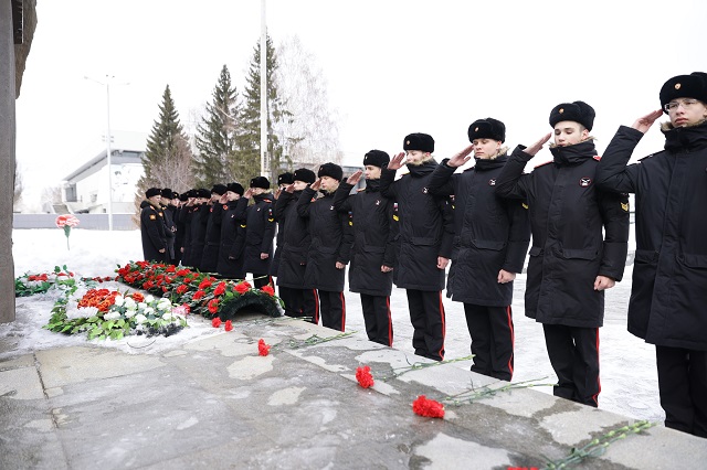 В Екатеринбурге почтили память легендарного разведчика Николая Кузнецова
