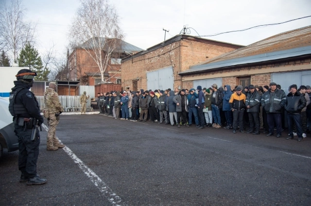 Силовики проверили почти 250 человек.