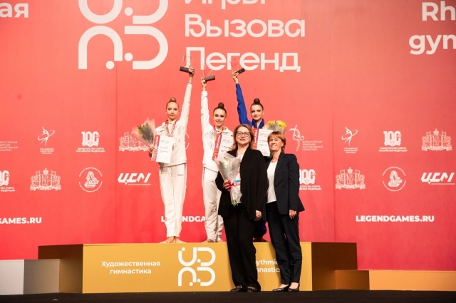 В сборных командах России по художественной гимнастике каждый год бывает до 10 спортсменок из Омска. 