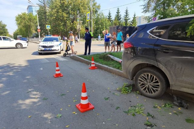 В Екатеринбурге водитель из-за приступа эпилепсии сбил девушку с собакой