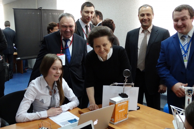 Губернатор Югры Наталья Комарова посетила площадки чемпионата рабочих профессий.