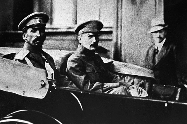 Генерал Лавр Корнилов и лидер партии эсеров Борис Савинков, 1917 г.