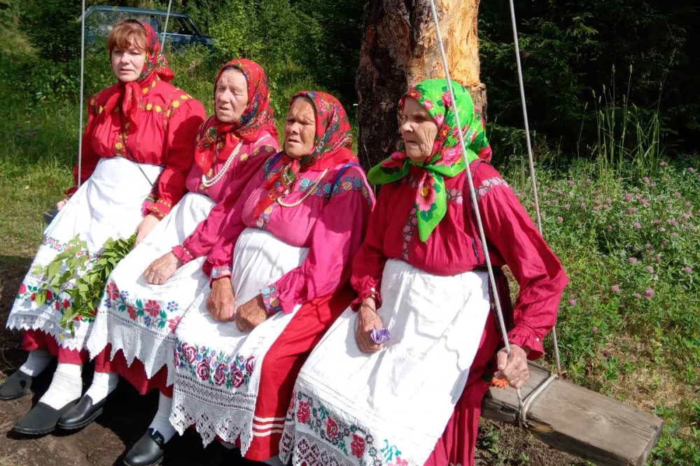 На этнопраздниках можно полюбоваться на народные костюмы жителей.