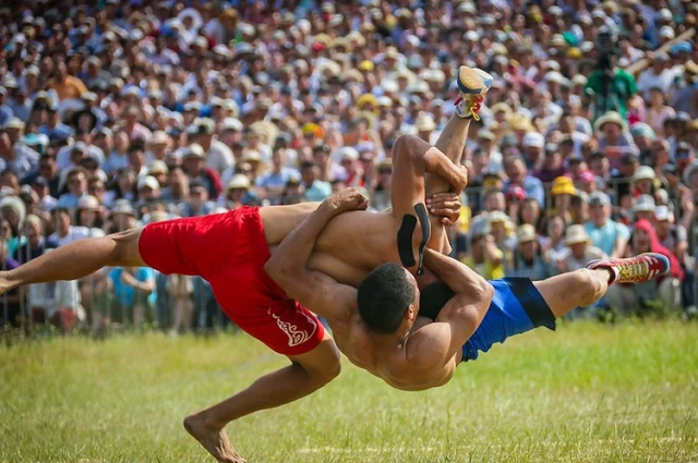 Во время Ысыаха проходят престижные спортивные состязания - Игры Дыгына.