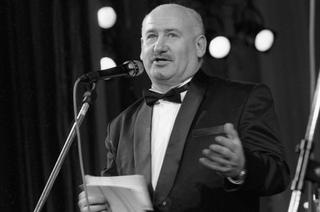 Марк Рудинштейн выступает на вручении призов «Золотой Овен», 1994 г.