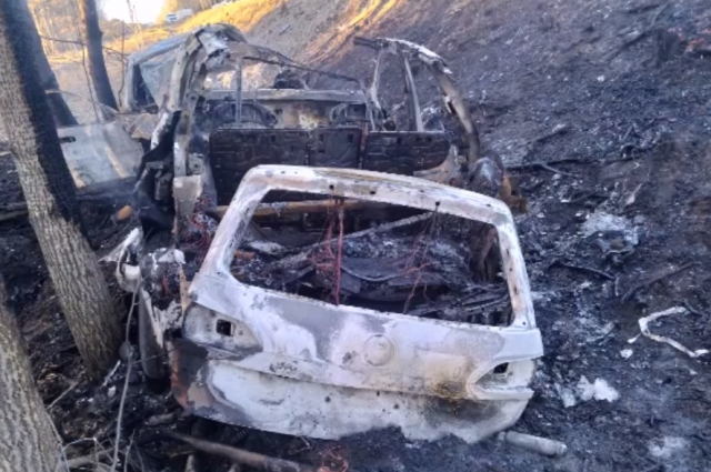 Автомобили вылетели с трассы Оса – Чернушка в кювет и сгорели дотла.