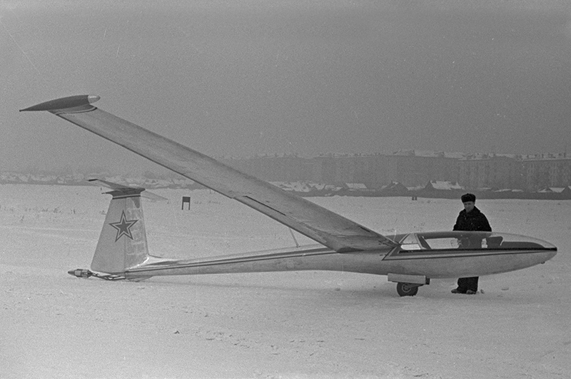 Спортивный советский планер КАИ-19. 1963 г. 