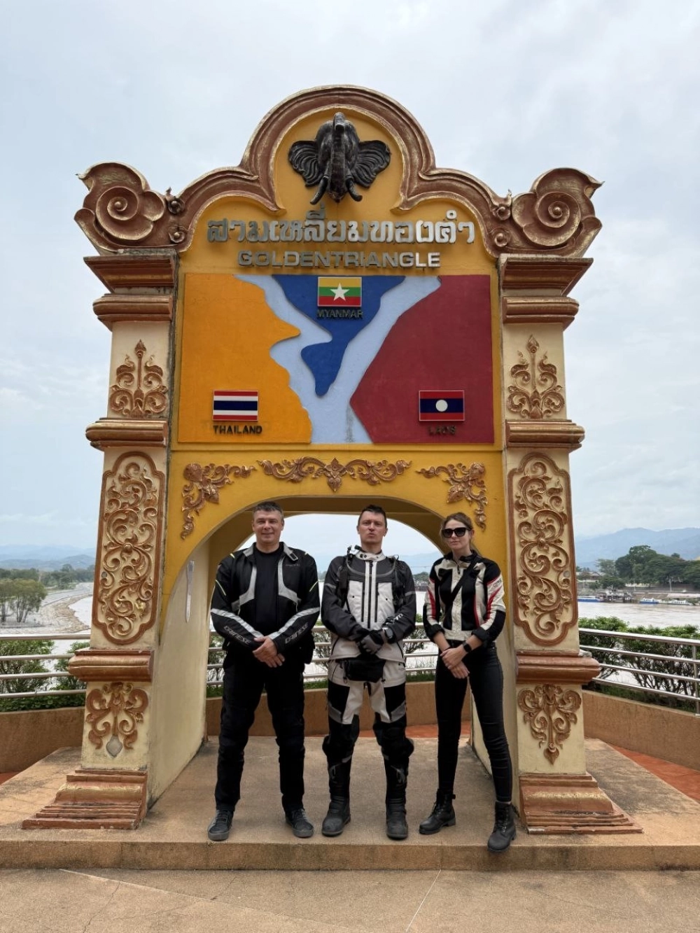 У Кирилла были попутчики: Сергей и Элеонора, которые нередко подавали интересные идеи.