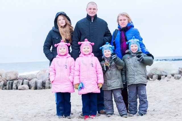 Счастливая семья всегда вместе