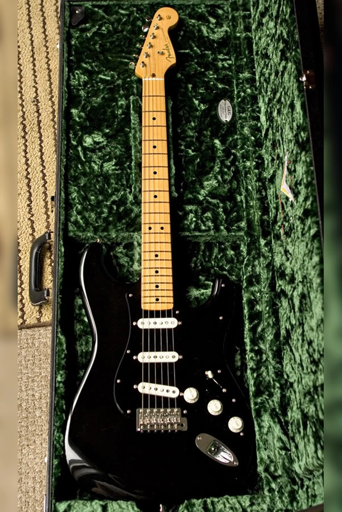 Черный Fender Stratocaster Дэвида Гилмора.