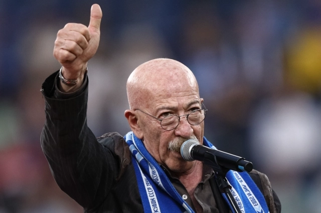 Александр Розенбаум во время матча «Зенита» в Петербурге.