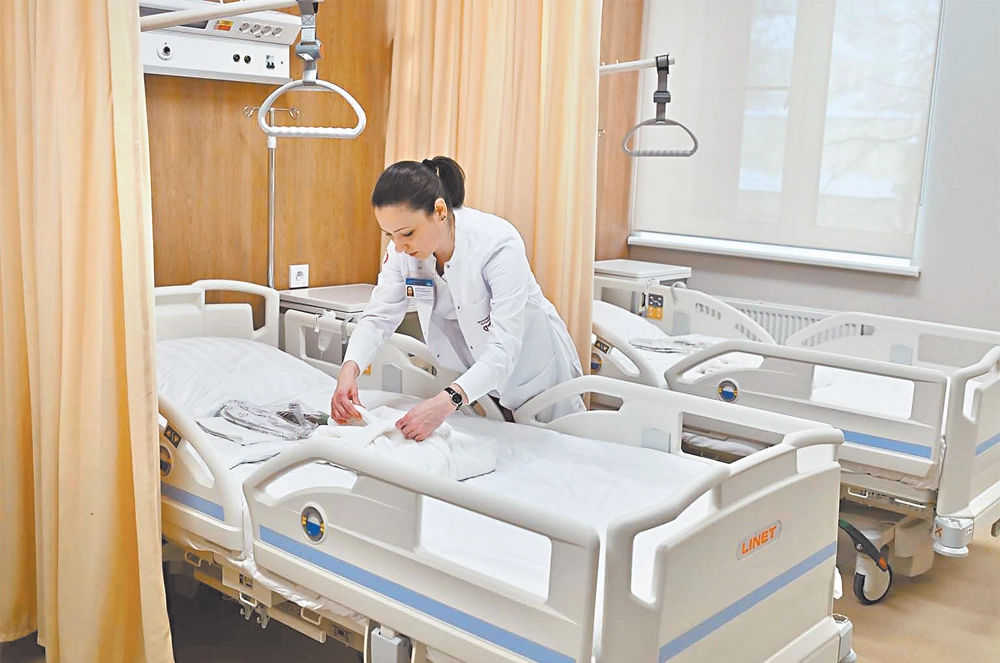 В стандартной палате&nbsp;— современные медицинские кровати.