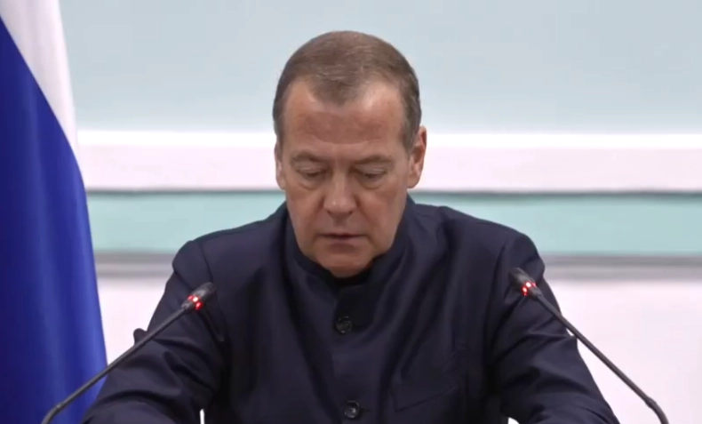 дмитрий медведев