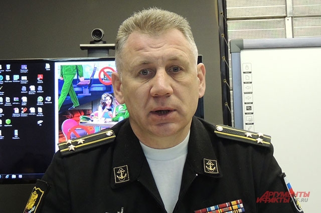 Начальник учебного центра капитан 1 ранга Михаил Воложинский