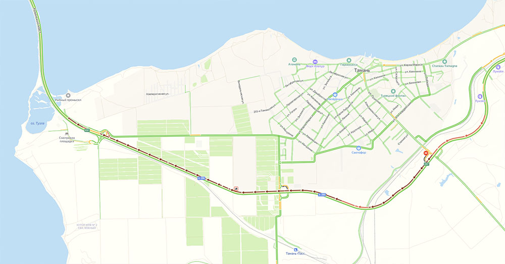 По данным сервиса Яндекс.Карты, на 10 утра 3 июля, пробка перед Крымским мостом достигла длины 11 км.