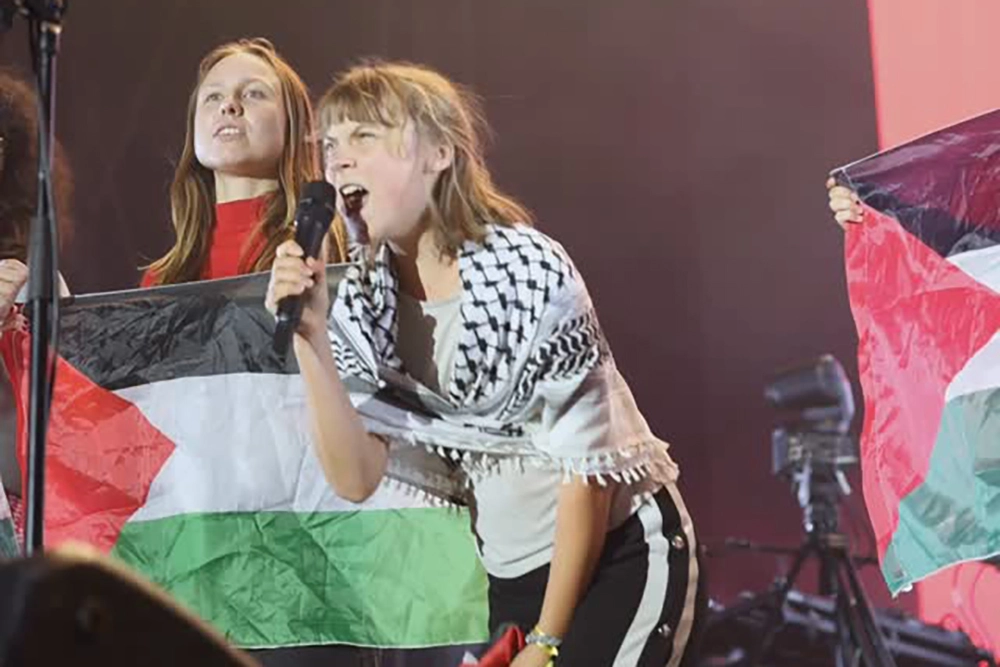 Грета Тунберг во время выступления.