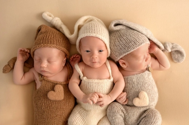 Тимур, Марк и Дамир растут не по дням, а по часам.