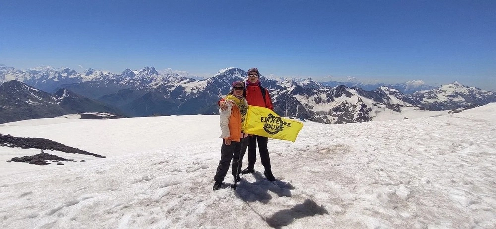 На Эльбрусе с дочкой.Ксения Батырова