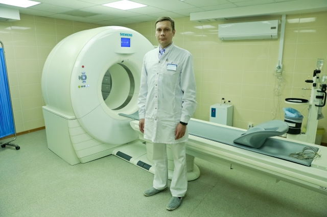 Заведующий рентгенологическим отделением №2, кандидат медицинских наук Дмитрий Скрипкин.