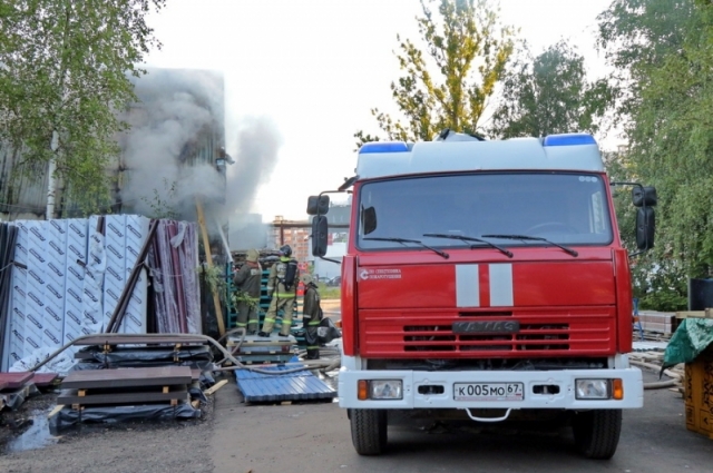 Пожар серьезно повредил магазин-склад.