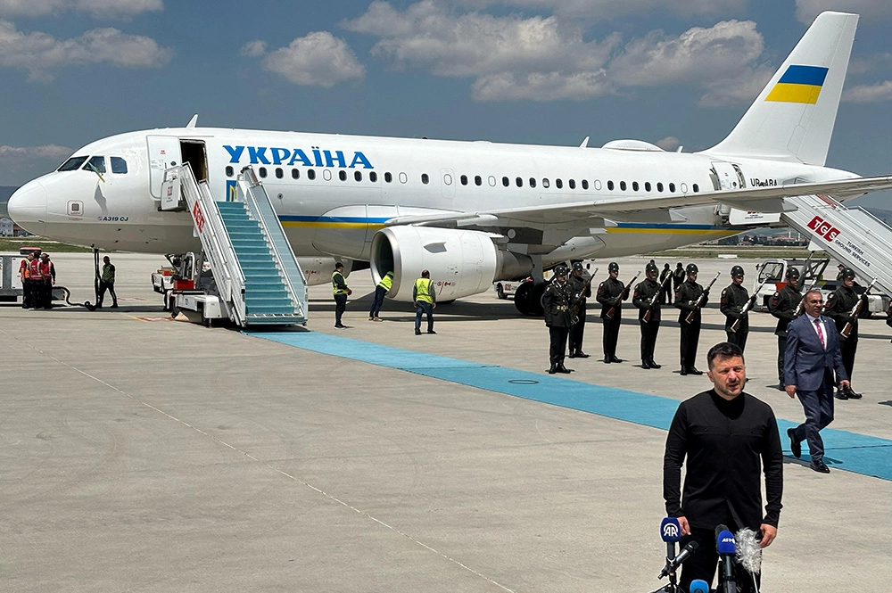 Владимир Зеленский прибыл в Анкару.