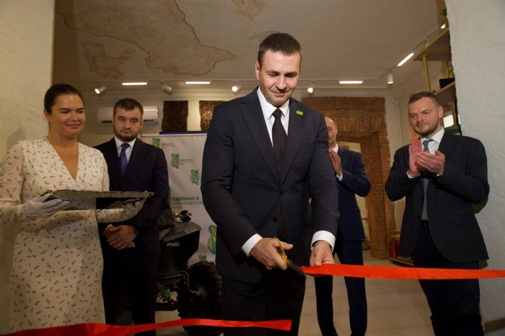 Недавно флагманский центр проекта «Сделано в Хабаровском крае» открылся в Москве - теперь возможность попробовать продукты, выращенные и произведённые на хабаровской земле, есть и у жителей столицы России.