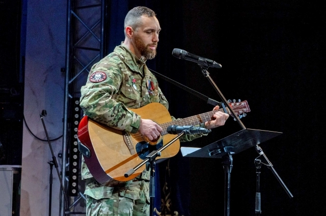 26 ноября состоялись гала-концерт и награждение победителей и участников творческого конкурса для участников СВО «Я вижу цель творить». Цель проекта – способствовать реабилитации ветеранов боевых действий через создание произведений искусства.