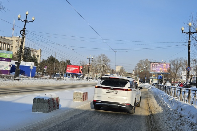 Рельсы на аварийном участке на Воронежской перекрыли бетонными блоками.