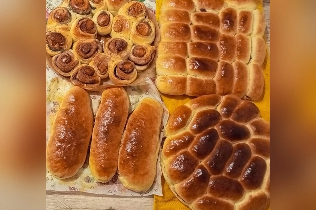 Вот такую вкусную выпечку делает семья симферопольских волонтеров.