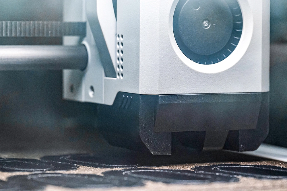 3D-принтеры, которые позволяют создавать запасные элементы для салона общественного транспорта.