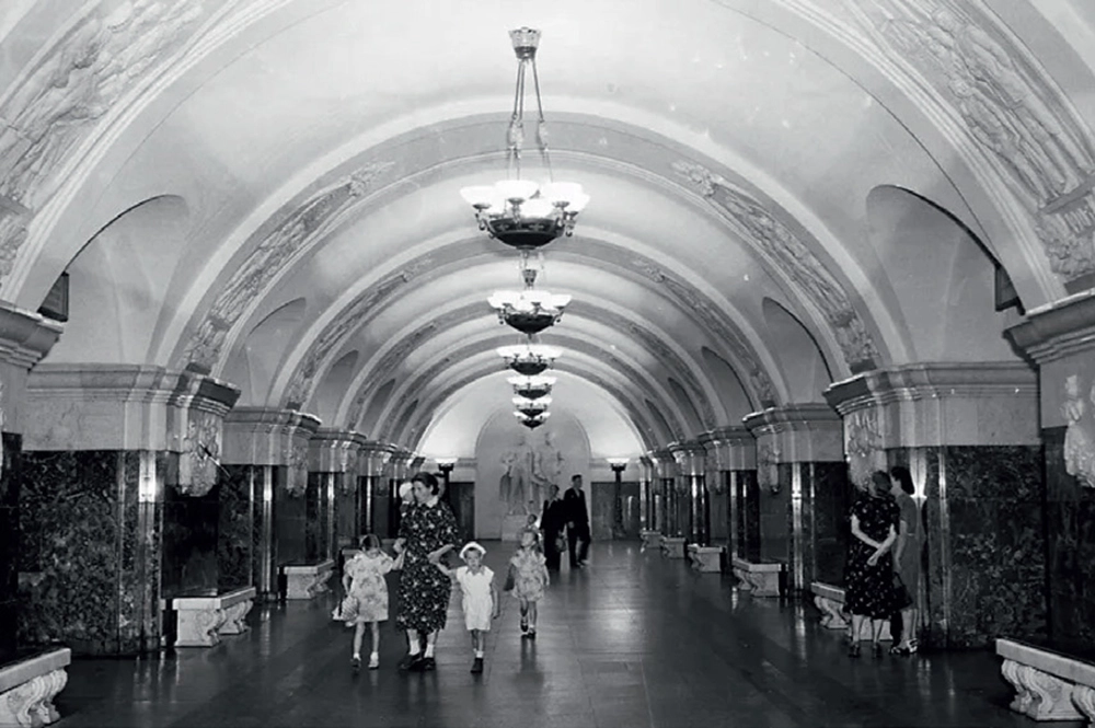 Станция «Краснопресненская» открыта в 1954 году.