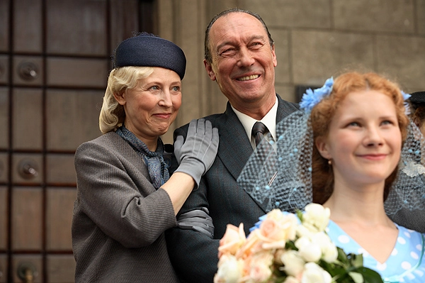 Олег Янковский в фильме «Стиляги», 2008 г.