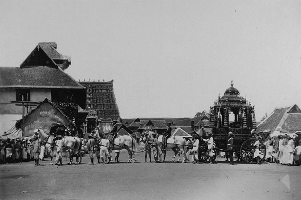 Колесница махараджи Траванкора возле храма, фотография 1900-х годов.