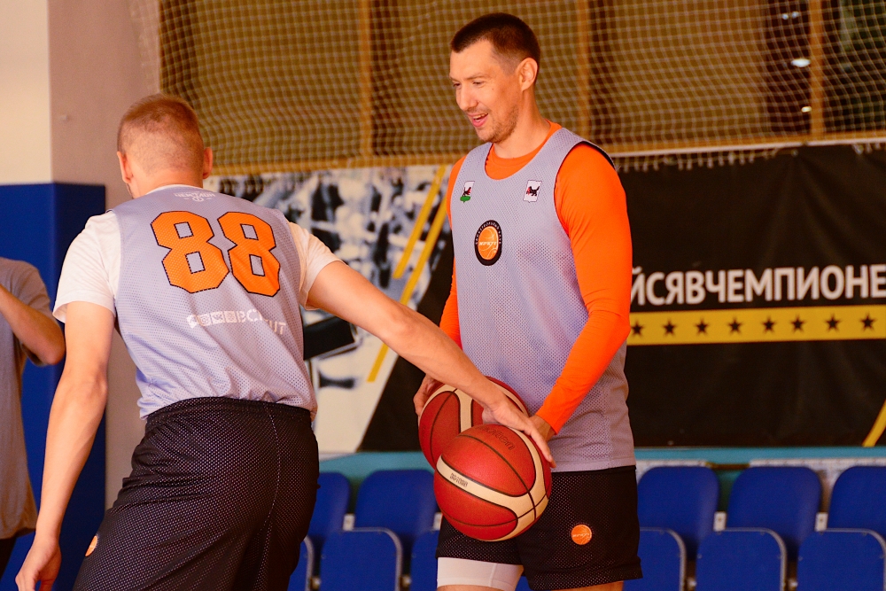 Капитаном команды в новом сезоне будет Алексей Вздыхалкин.
