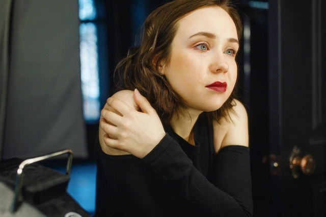 Решение уйти из школы после 9-го класса и поступать в московский театральный вуз казалось родителям безрассудством. 