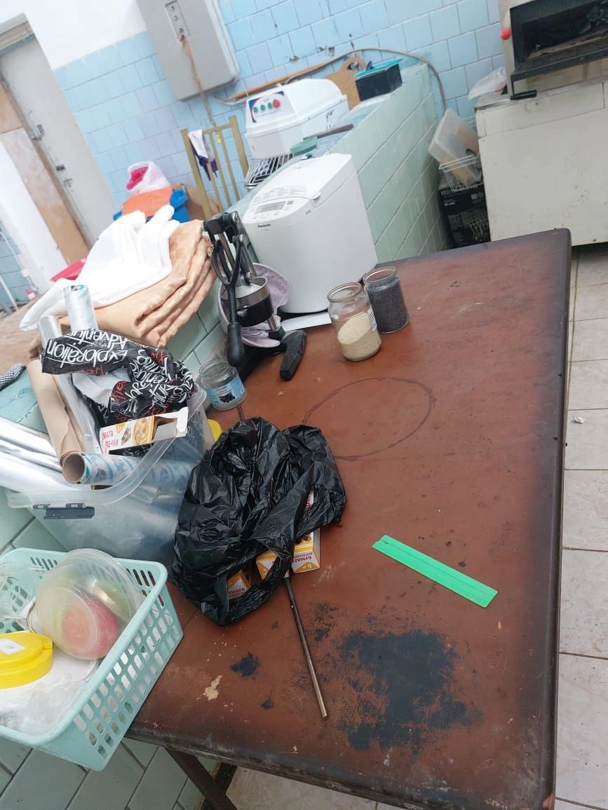 Надзорников ждала неприглядная картина на кухне.