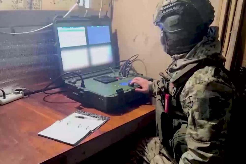 Расчеты станций и комплексов РЭБ 11-го армейского корпуса группировки войск «Север» подавили БПЛА ВСУ в зоне СВО