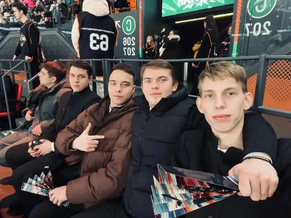 Студенческие годы — время приобретения друзей.