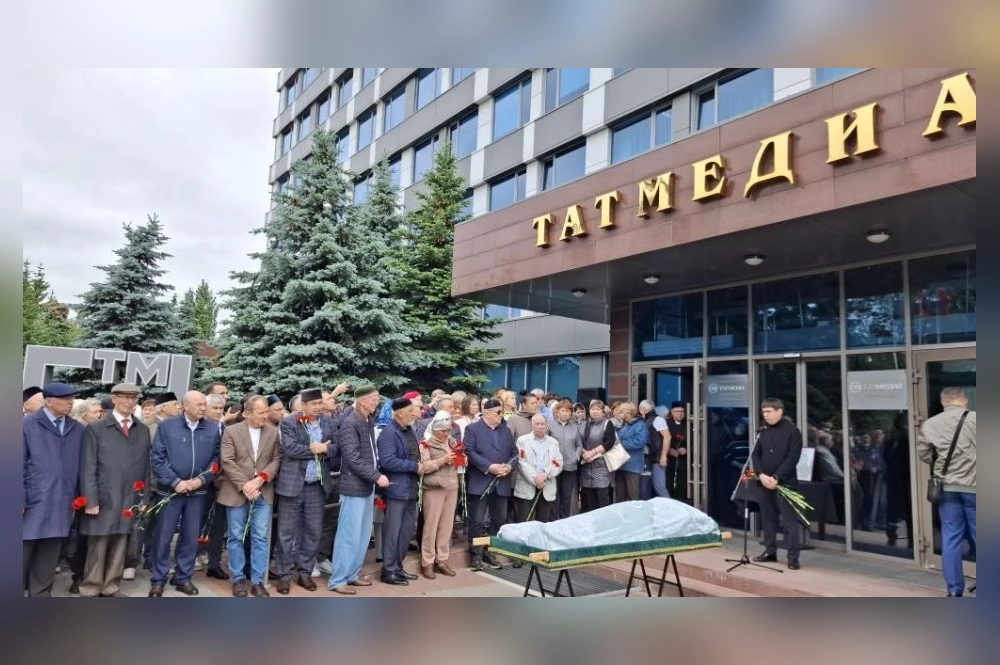 Сабирова похоронили в родном селе.