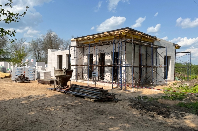 Строительные компании предлагали покупателям выгодные сделки по покупке жилья.