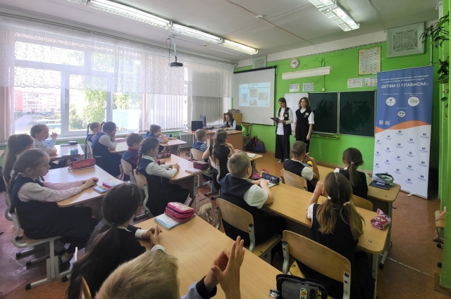 Камская ГЭС и отряд ЭкоОптимисты Гимназии №4 провели в школах экологические уроки.