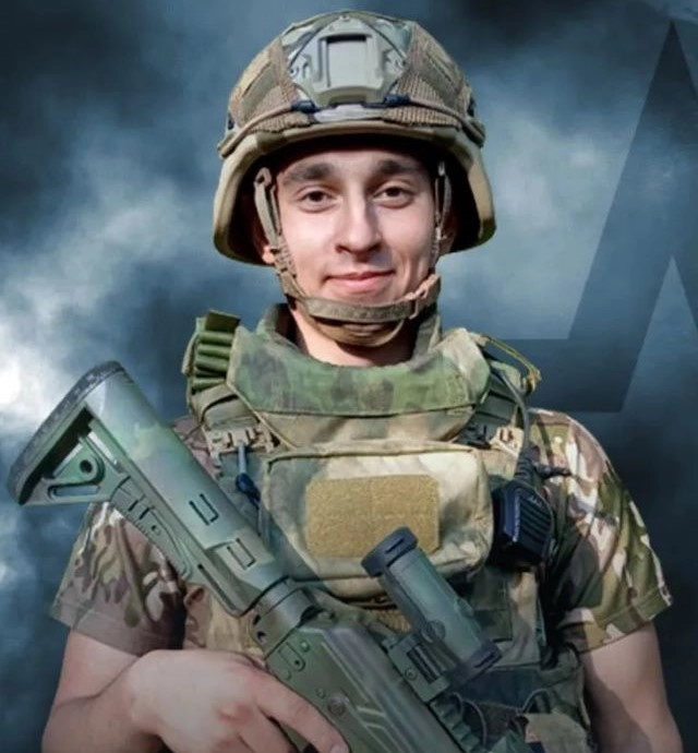 Командир разведгруппы лейтенант Дмитрий Бирюков