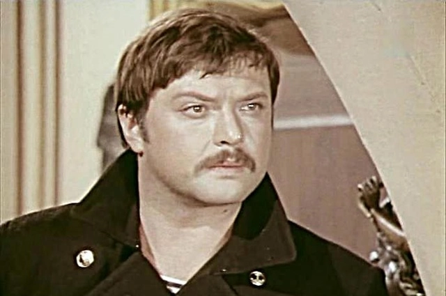 В фильме «Разлом» Борис Быстров исполнил роль Артема Годуна (1977 г.).