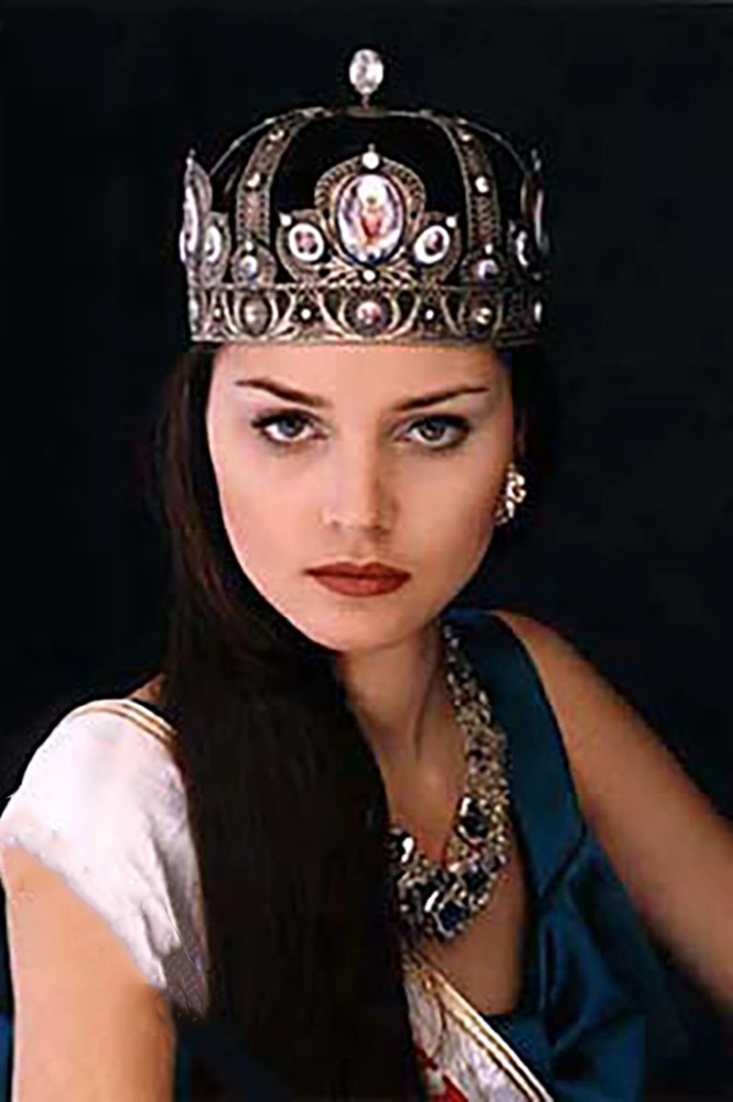 Александра Петрова.