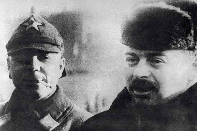 Бела Кун и Климент Ворошилов в Москве, 1925 год.