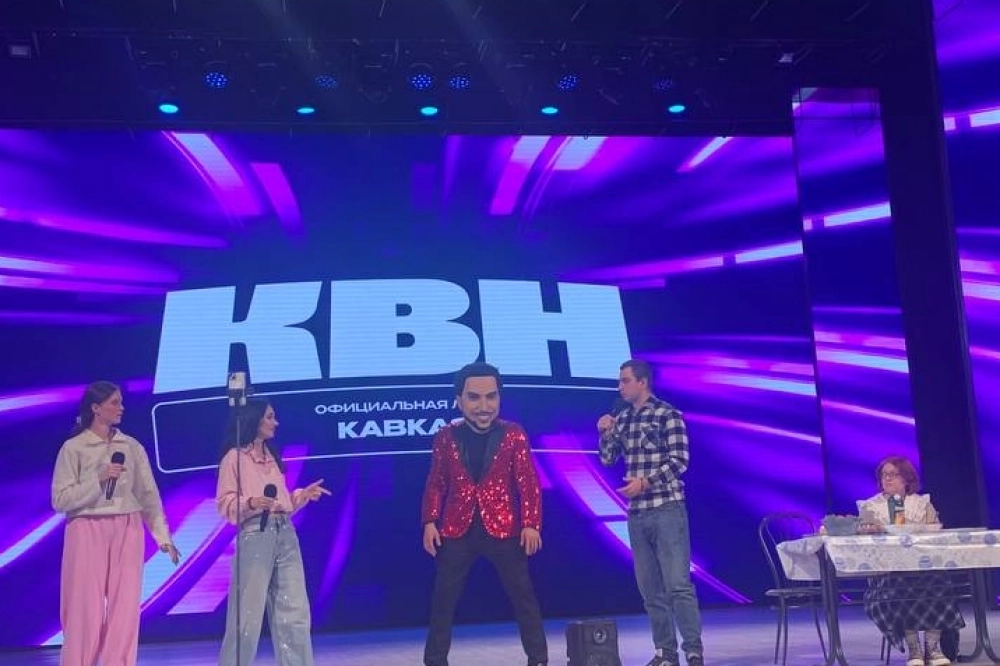 Александр Ревва вышел потанцевать с юмористами.