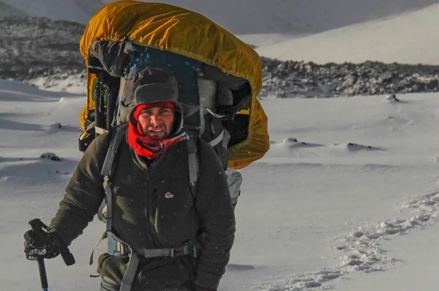 Обязательно надо брать в поход спички, теплые носки, спирт в таблетках для разведения костра. 